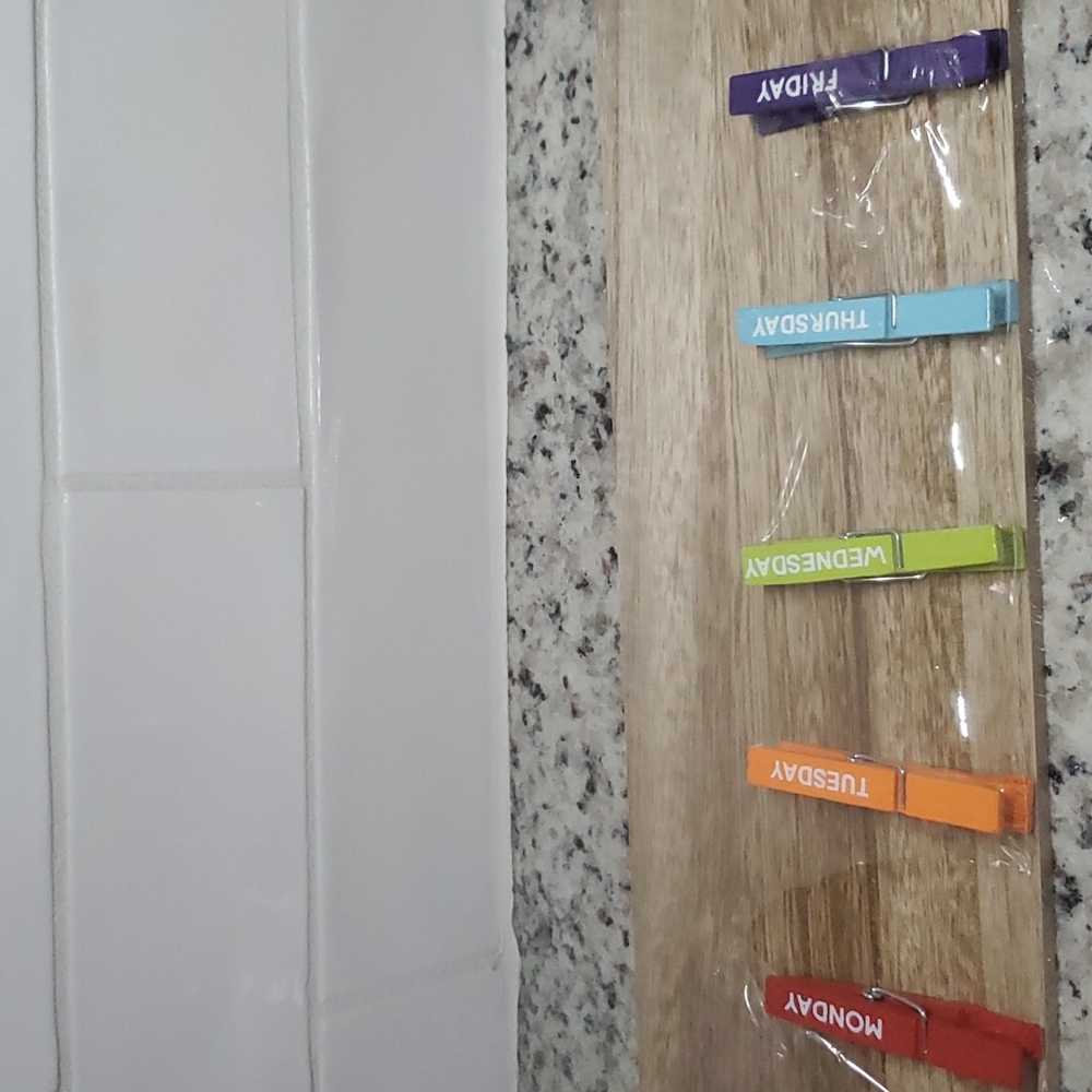 WOOD CLIP STRIP - Picture 3 of 3
